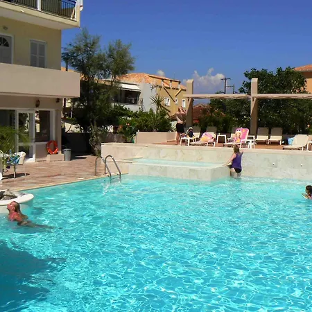 Happyland Nydri (Lefkada)