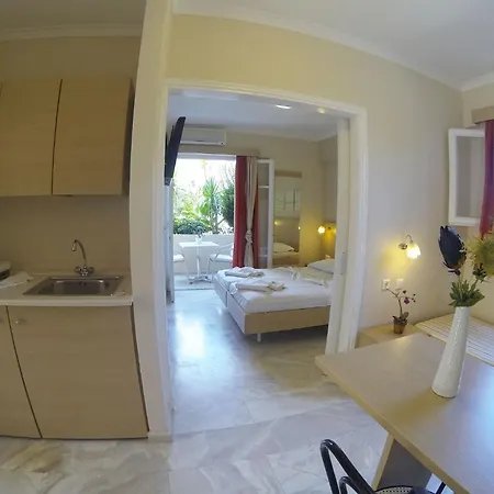 Happyland Hotel apartamentowy 2*