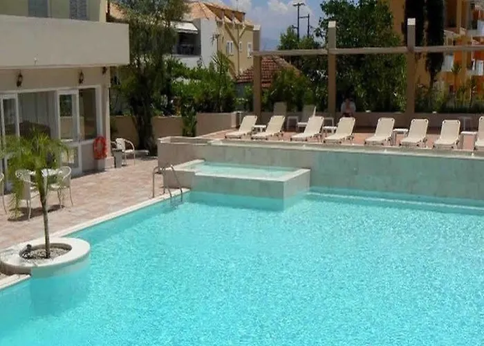 Ξενοδοχείο με διαμερίσματα Happyland 2*