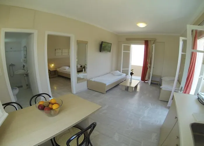 Ξενοδοχείο με διαμερίσματα Happyland